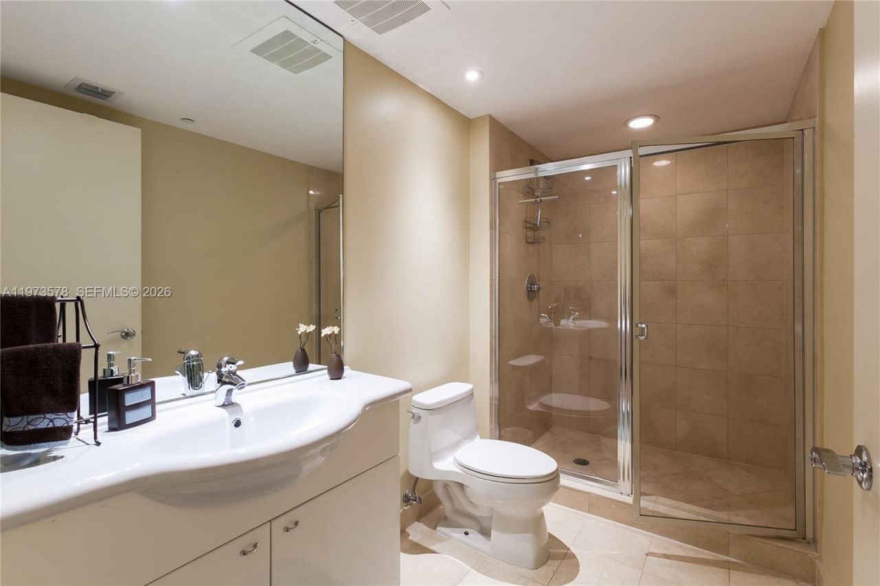 1800 S Ocean Dr, Unit 3803, Hallandale Beach, FL 33009 Photo