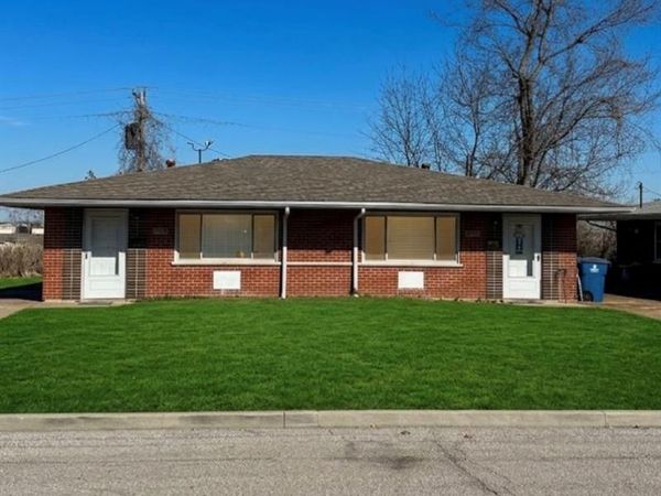 9743 Treadway Lane, St Louis, MO 63134