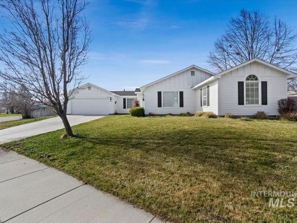 291 S Neskowin, Eagle, ID 83616