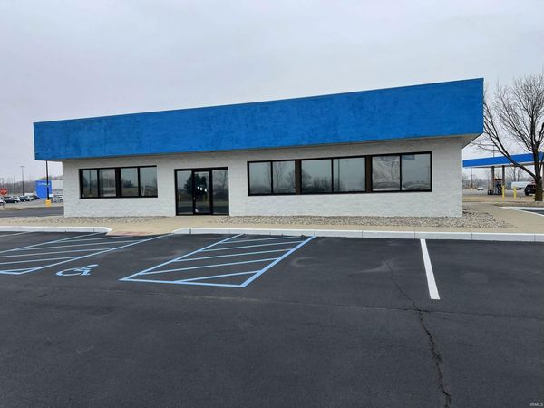 2505 E North Street, Kendallville, IN 46755