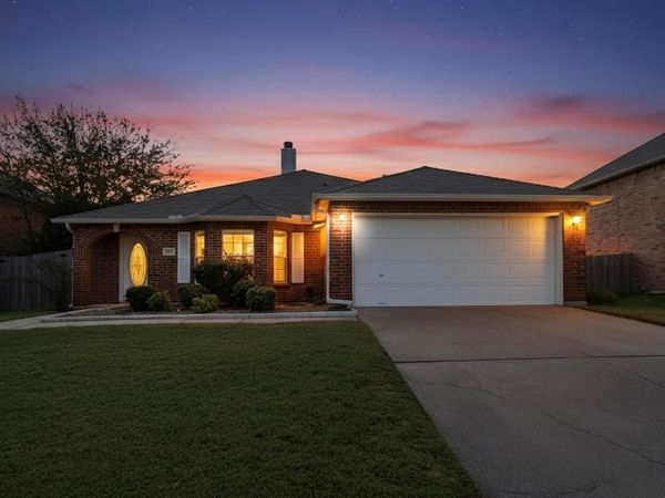 328 Cortland Circle, Roanoke, TX 76262