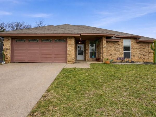 704 Daniels Drive, Crowley, TX 76036
