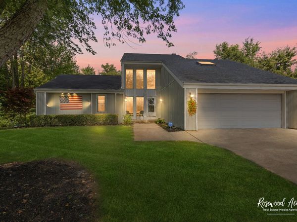 23 Birchwood Lane , St. Anne, IL 60964