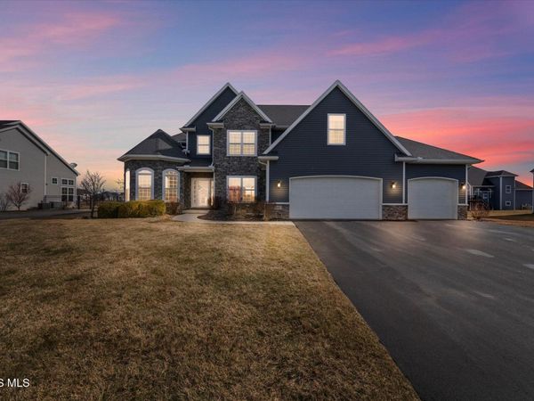 110 Wellington Place, Perrysburg, OH 43551