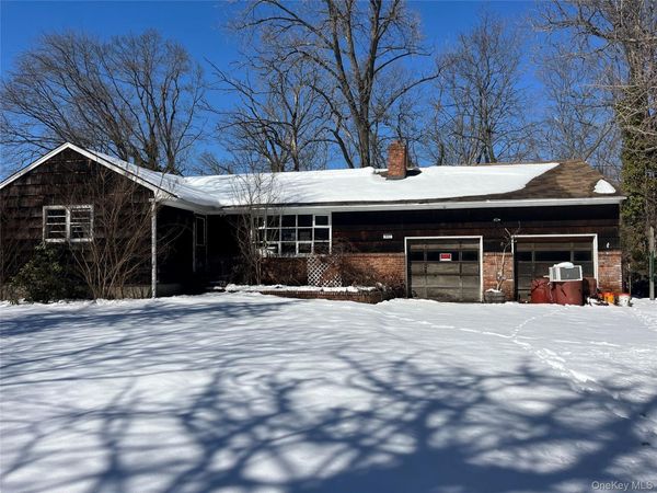 802 Tooker Avenue , West Babylon, NY 11704