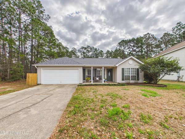 5801 Julie Lane, Ocean Springs, MS 39564