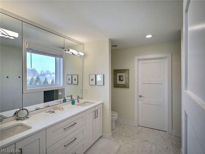 191 Bridgeport Way, Mayfield Heights, OH 44124 Photo 12