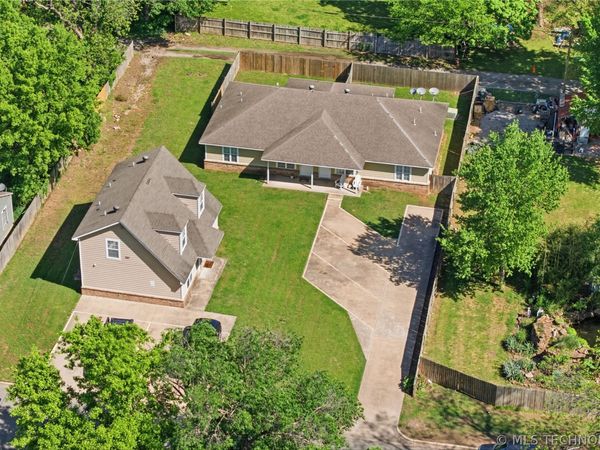 310 York Street, Tahlequah, OK 74464