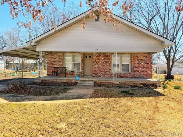 715 N Burgess , Holdenville, OK 74848