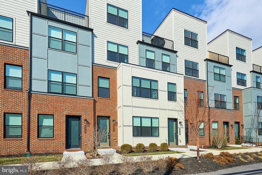 4937 Eisenhower Avenue, Alexandria, VA 22304 Main Photo