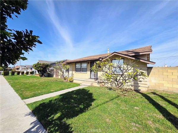5611 Orange Ave, Cypress, CA 90630
