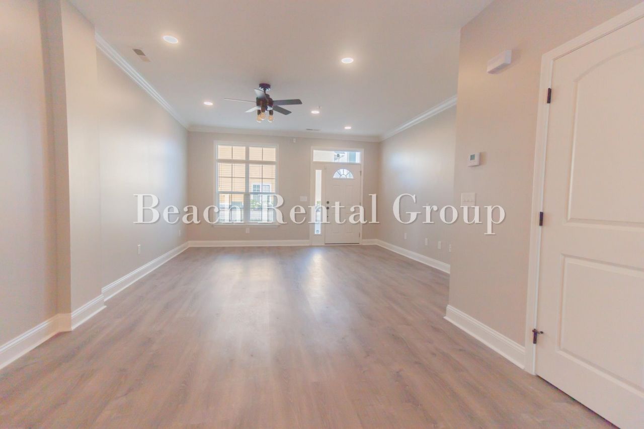 773 Moen Pl.  Photo 5