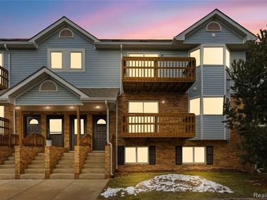 253 Pinewood Circle, Plymouth, MI 48170