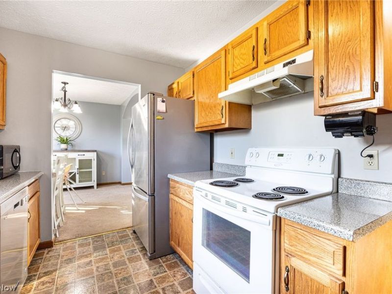 67 25th Street NW, Barberton, OH 44203 Photo 10