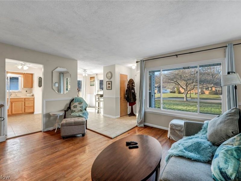 24207 Lebern Drive, North Olmsted, OH 44070 Photo 11