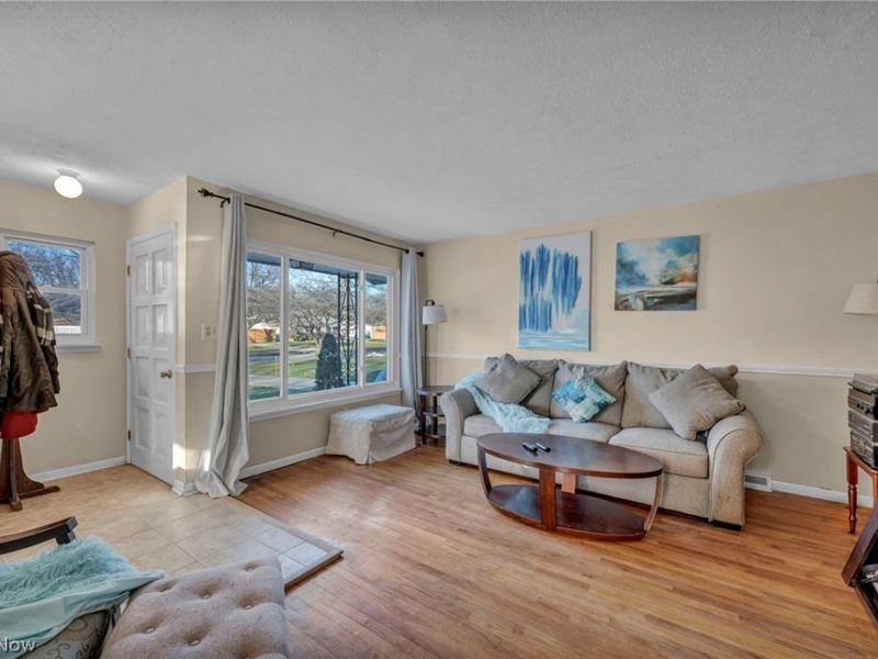 24207 Lebern Drive, North Olmsted, OH 44070 Photo 14