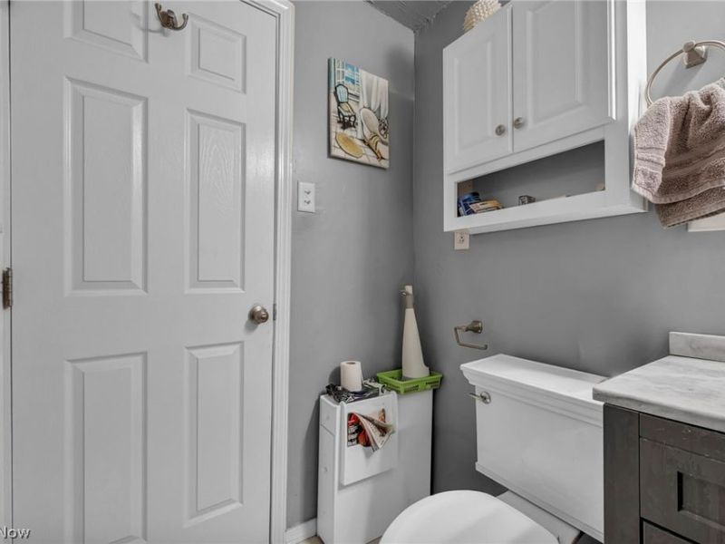 24207 Lebern Drive, North Olmsted, OH 44070 Photo 16