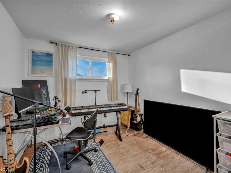 24207 Lebern Drive, North Olmsted, OH 44070 Photo 17