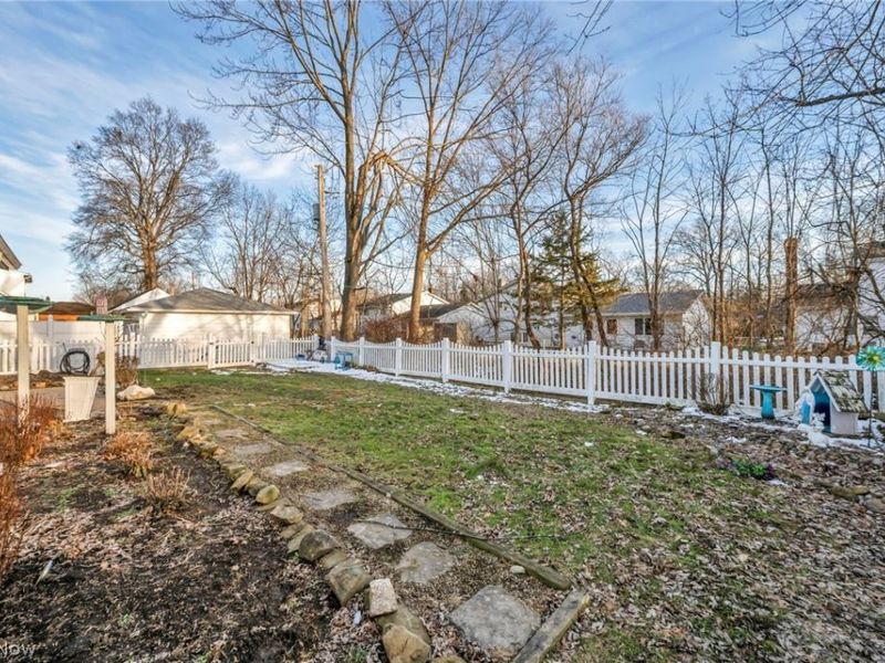 24207 Lebern Drive, North Olmsted, OH 44070 Photo 36