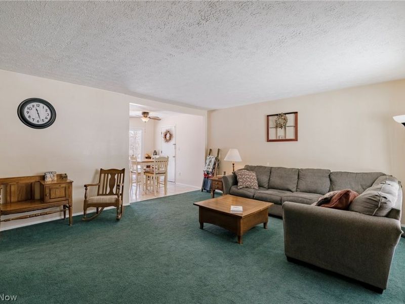 6250 Oxford Court, Bedford Heights, OH 44146 Photo 4