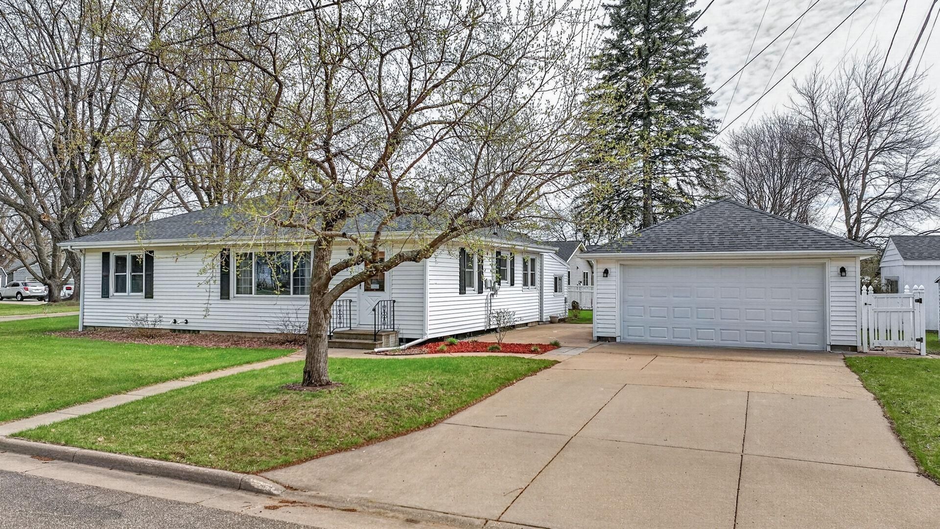 3403 Valmont Avenue, Altoona, WI 54720