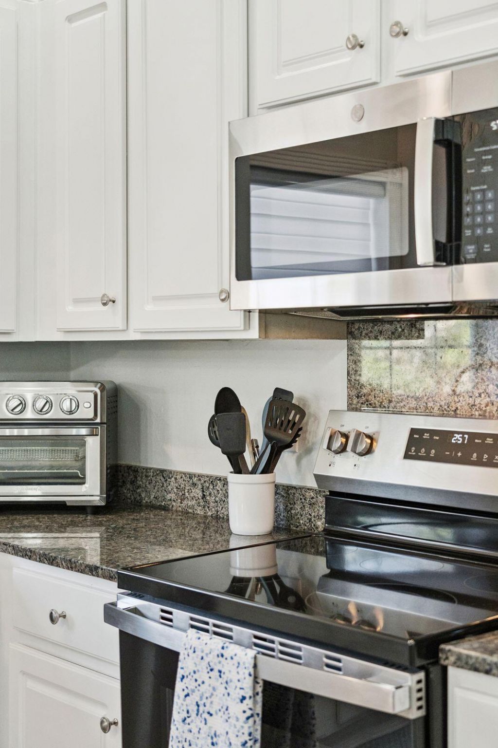 2730 Seastrand Lane Photo 11