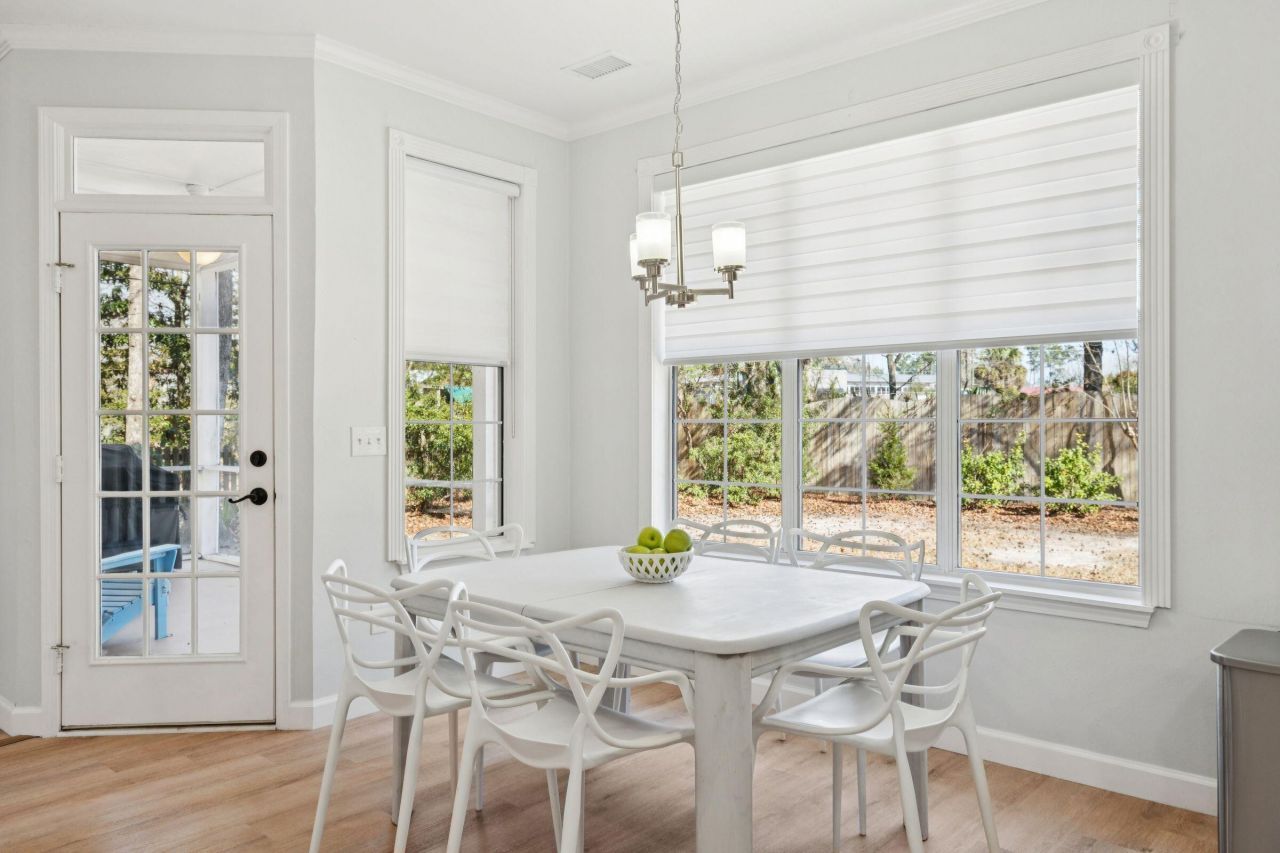 2730 Seastrand Lane Photo 15