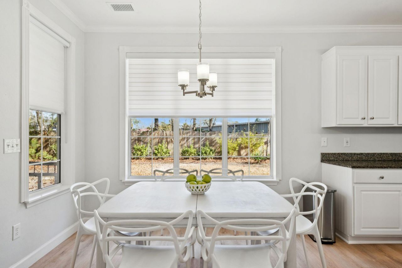 2730 Seastrand Lane Photo 16