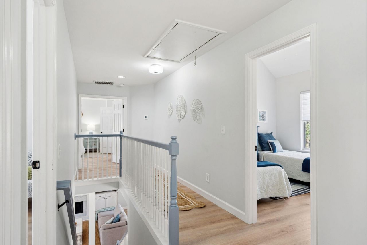 2730 Seastrand Lane Photo 18