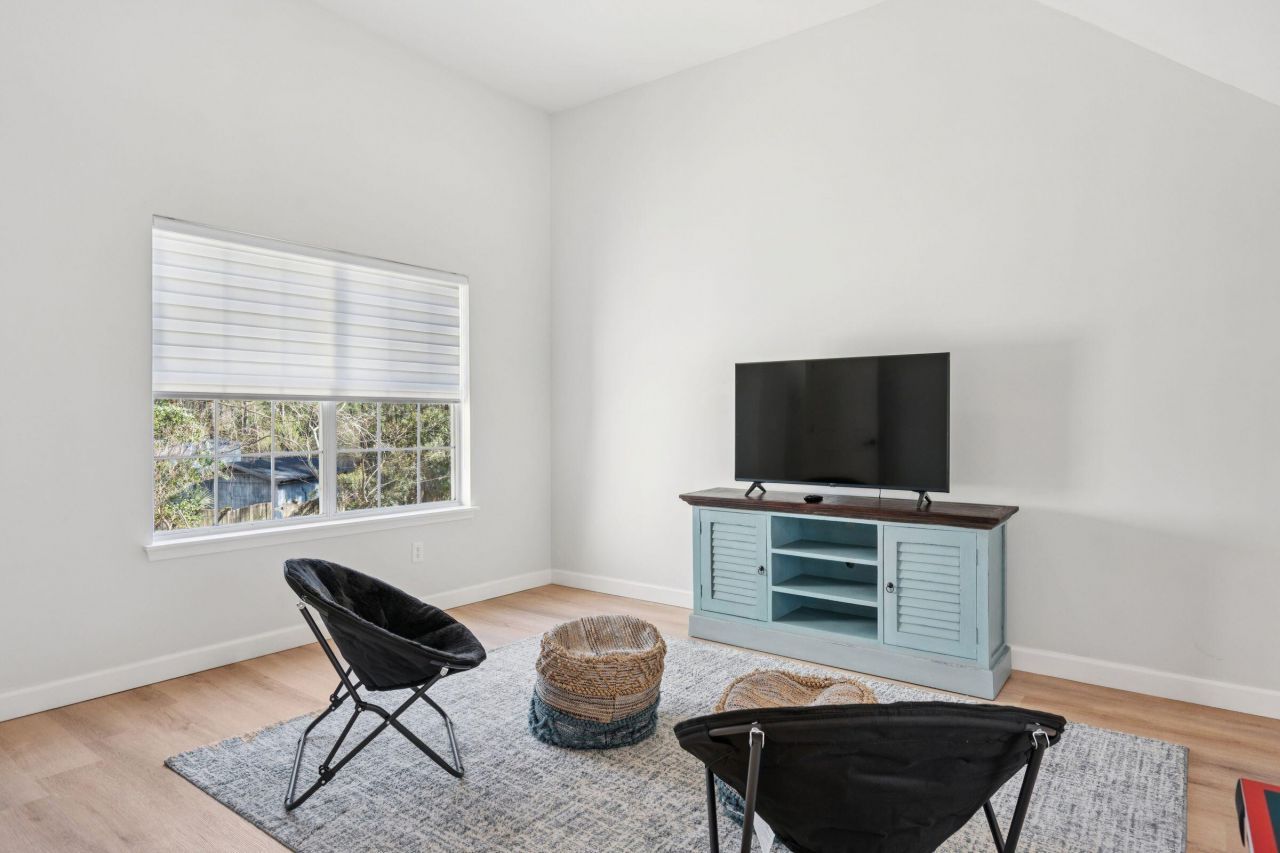 2730 Seastrand Lane Photo 20