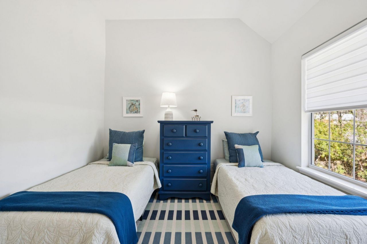 2730 Seastrand Lane Photo 25