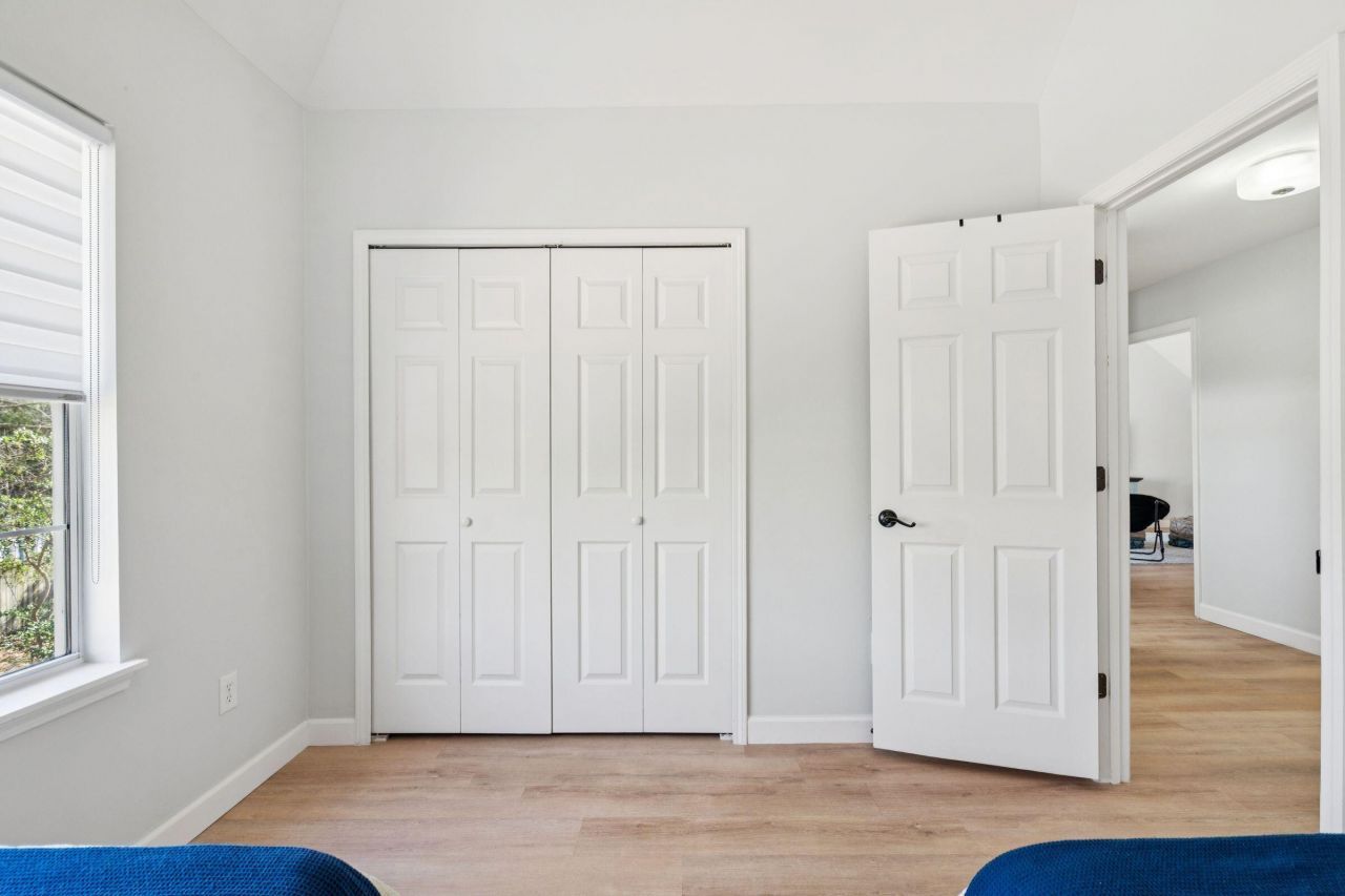 2730 Seastrand Lane Photo 26