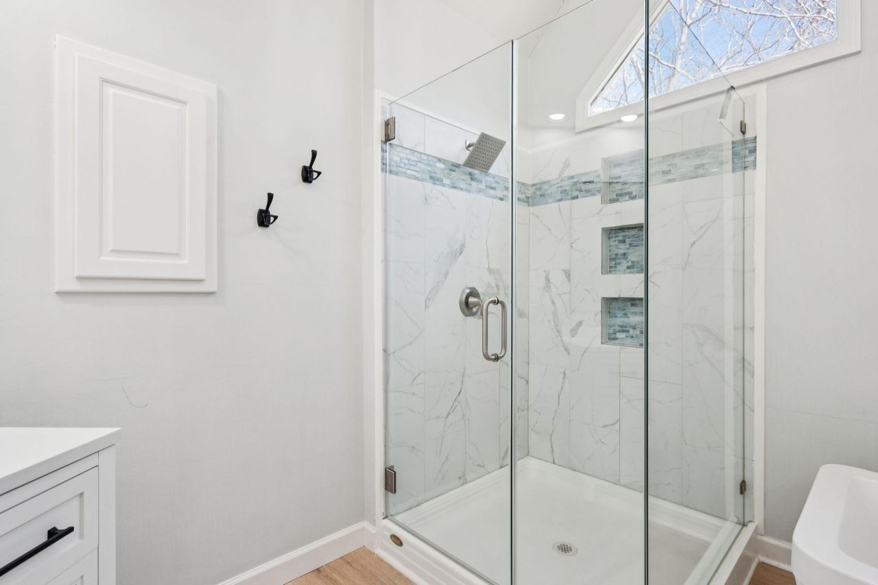 2730 Seastrand Lane Photo 32