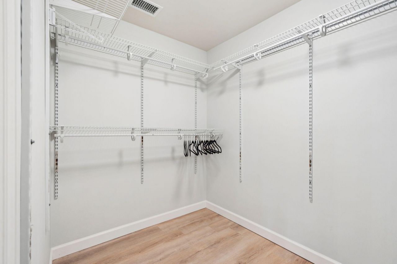 2730 Seastrand Lane Photo 33