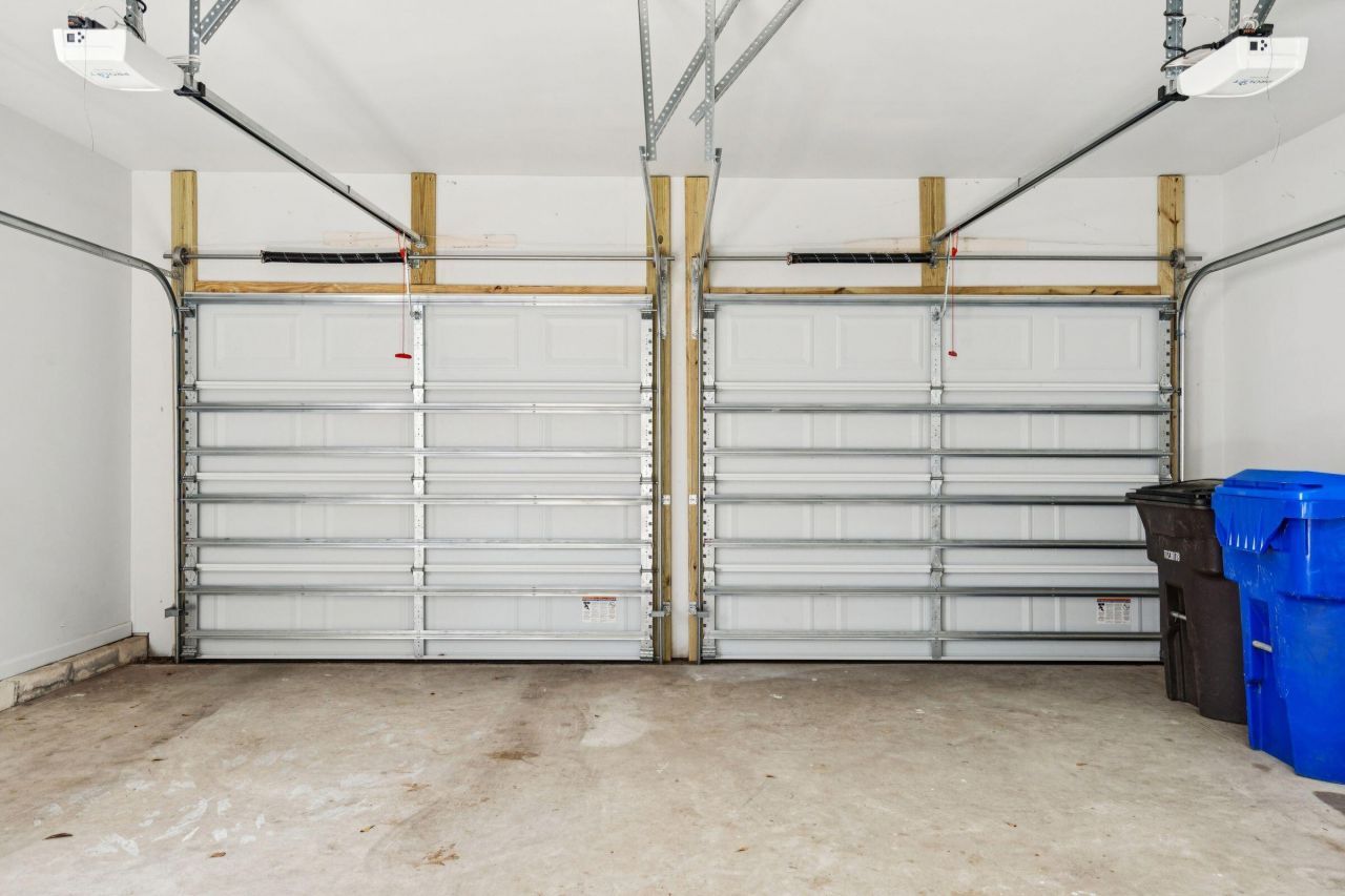 2730 Seastrand Lane Photo 37