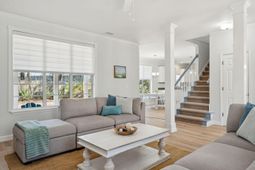 2730 Seastrand Lane photo 4