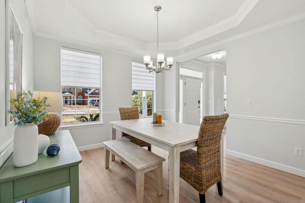 2730 Seastrand Lane Photo 9