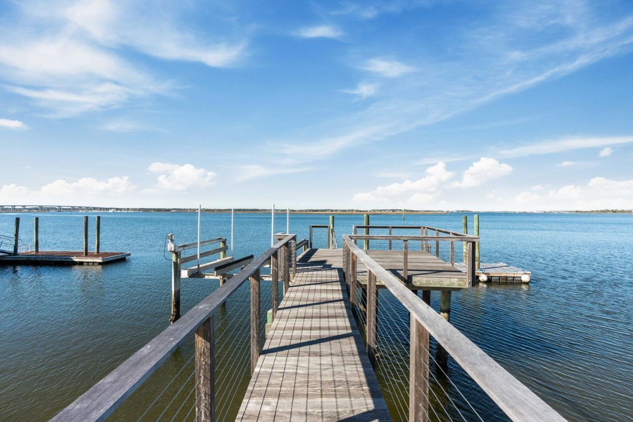 111 Riverland Drive Photo 12