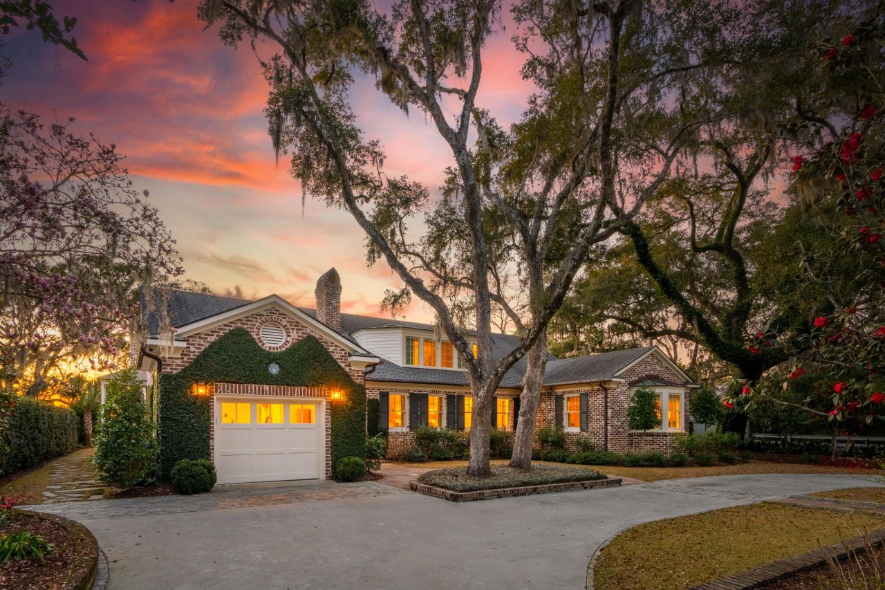 111 Riverland Drive Photo 2