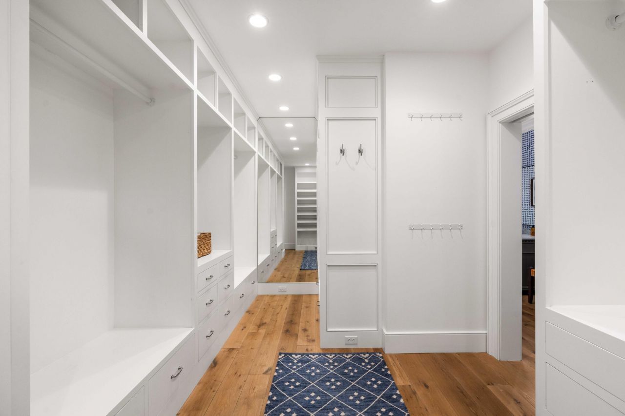 111 Riverland Drive Photo 45