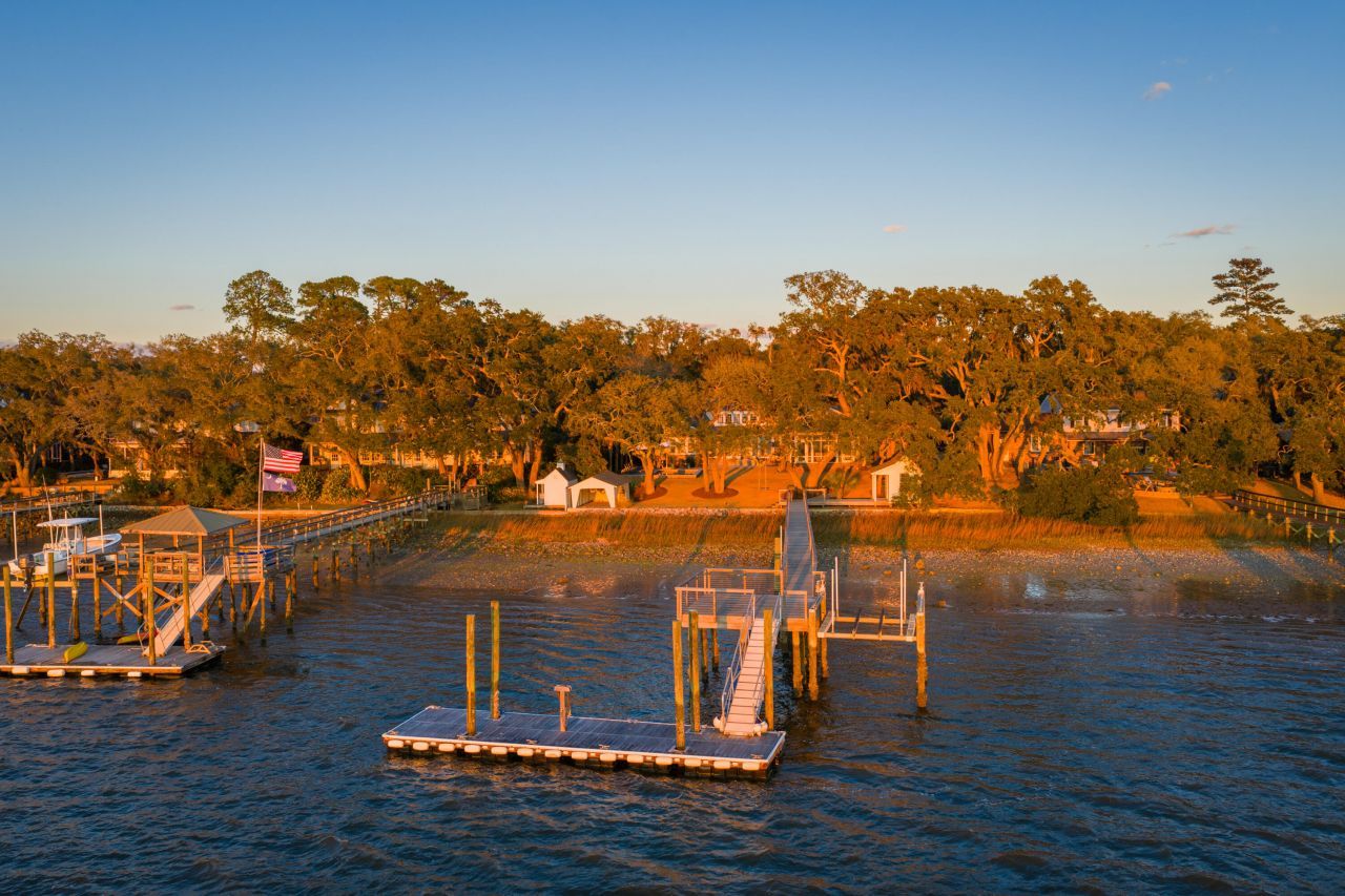 111 Riverland Drive Photo 5