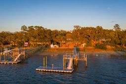 111 Riverland Drive photo 4