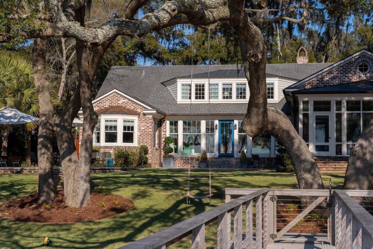 111 Riverland Drive Photo 9