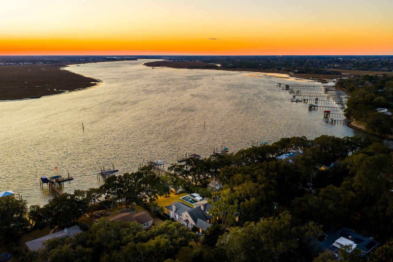 111 Riverland Drive Photo 97