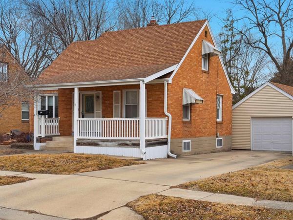 838 N Dement, DIXON, IL 61021