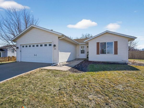 355 Sunny Hill DRIVE, Elkhorn, WI 53121