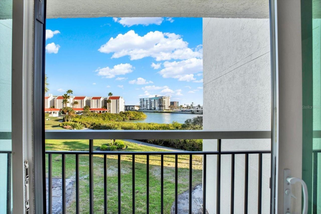 7867 Sailboat Key Boulevard S, Unit 204, South Pasadena, FL 33707 Main Photo