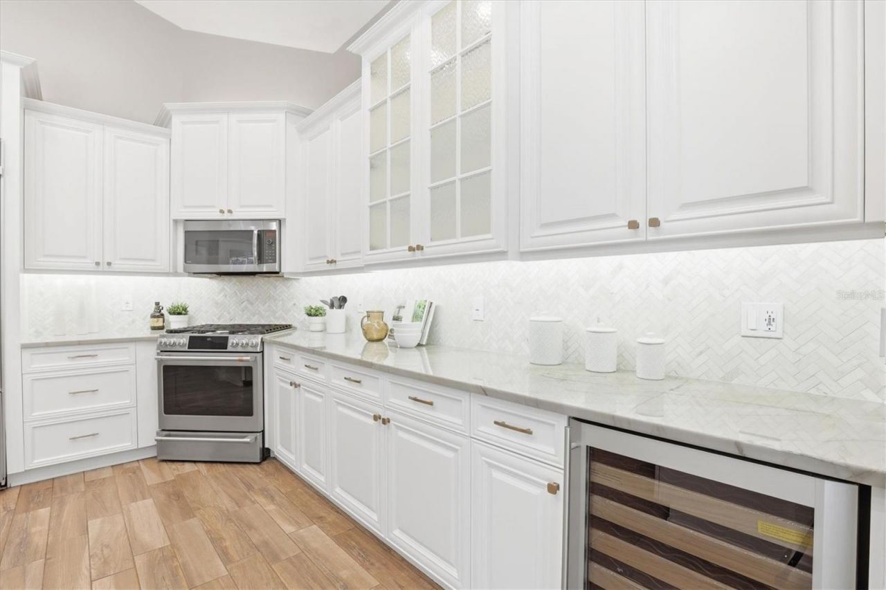 2111 Pinnacle Circle N, Palm Harbor, FL 34684 Photo