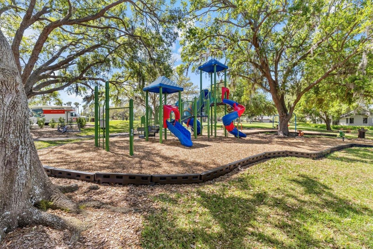 2111 Pinnacle Circle N, Palm Harbor, FL 34684 Photo