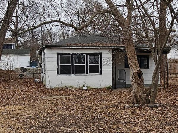 212 W 6th Street , Dixon, IL 61021